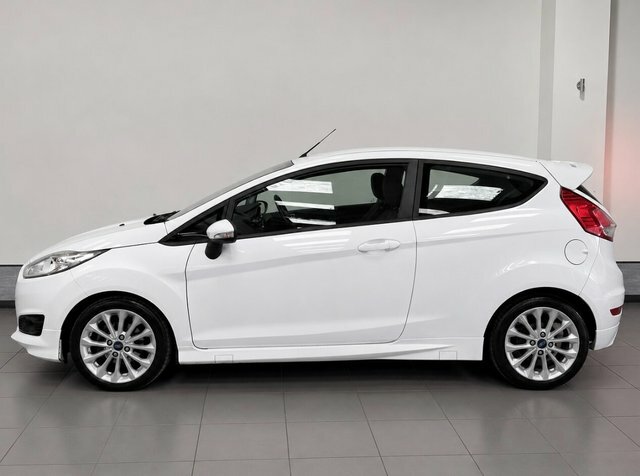 Ford Fiesta 1.0T Ecoboost Zetec S Hatchback White #4