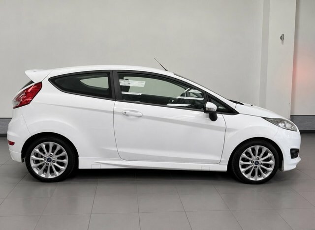 Ford Fiesta 1.0T Ecoboost Zetec S Hatchback White #3