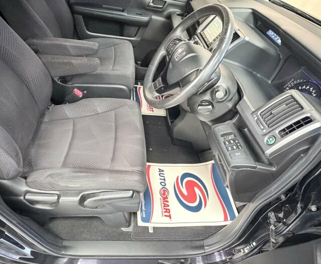 Honda StepWagon Mpv White #16
