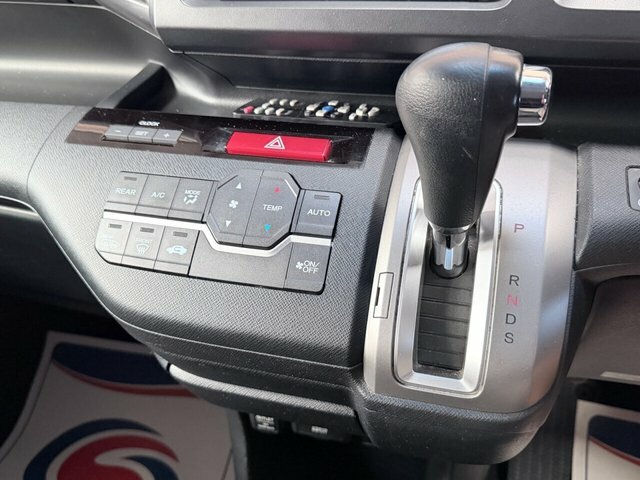 Honda StepWagon Mpv White #13