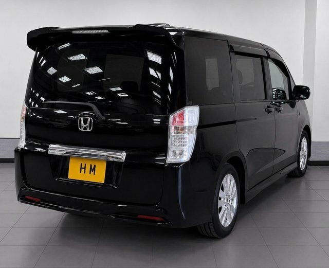 Honda StepWagon Mpv White #2