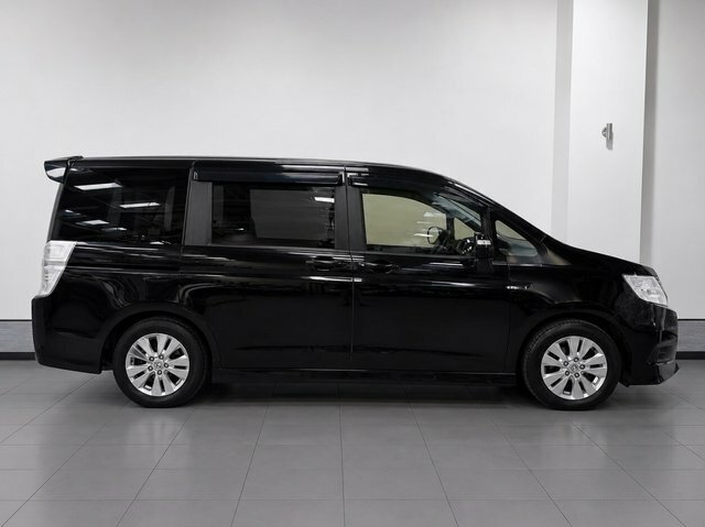 Honda StepWagon Mpv White #3