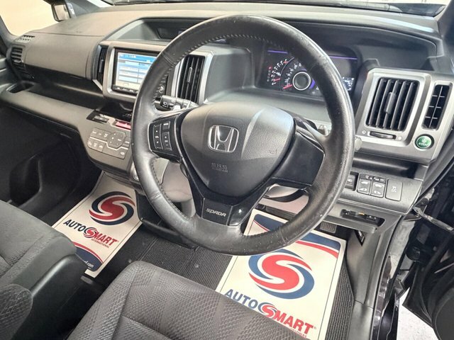 Honda StepWagon Mpv White #17