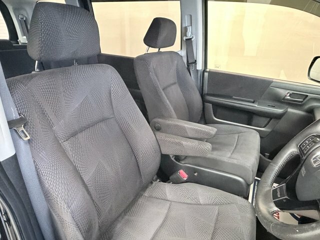 Honda StepWagon Mpv White #14