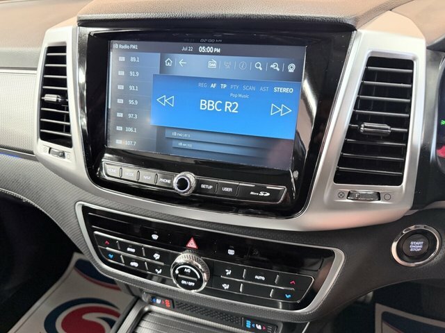 SsangYong Rexton Rexton Ultimate Black #10