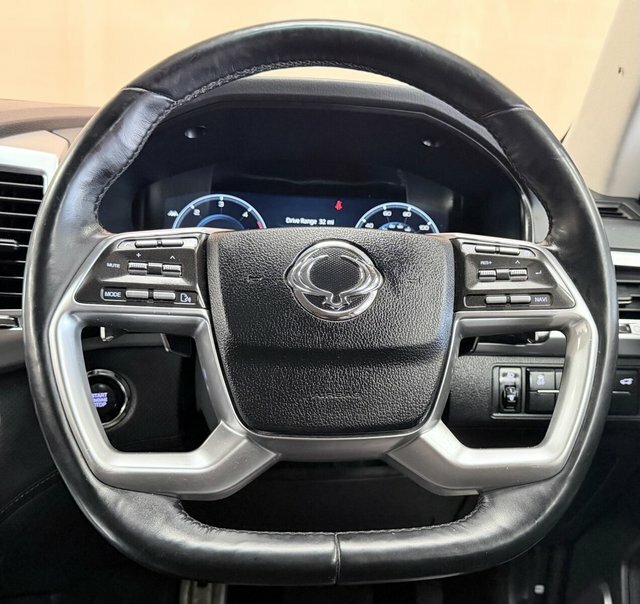SsangYong Rexton Rexton Ultimate Black #8
