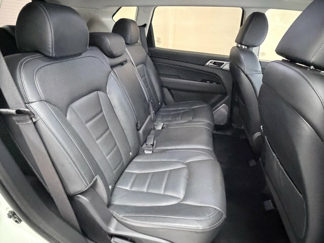SsangYong Rexton Rexton Ultimate Black #24
