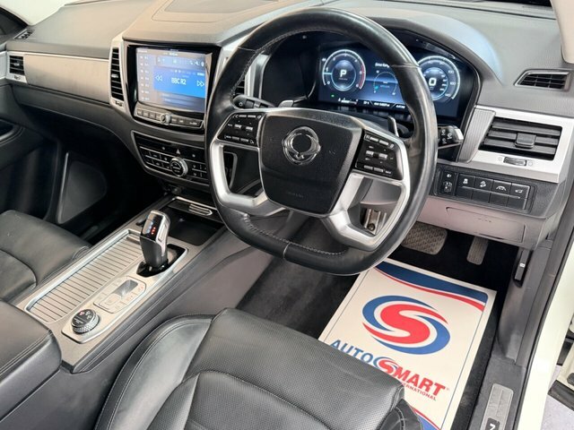 SsangYong Rexton Rexton Ultimate Black #19
