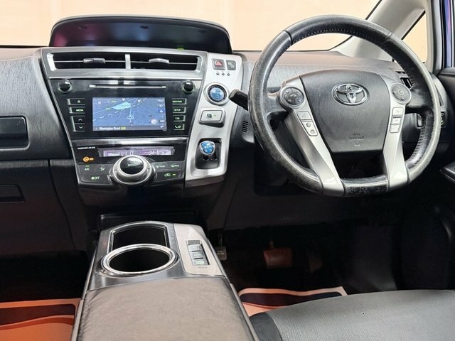 Toyota Prius+ Saloon White #19