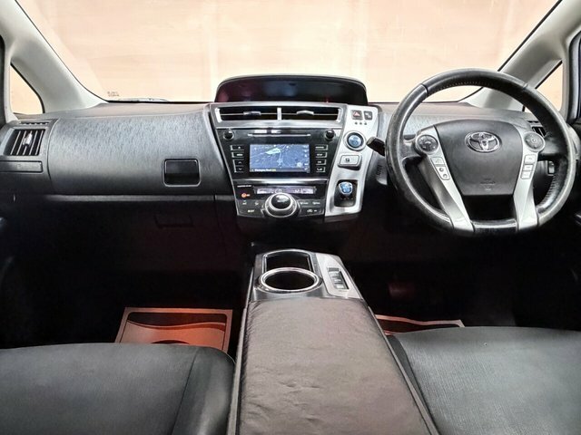 Toyota Prius+ Saloon White #7