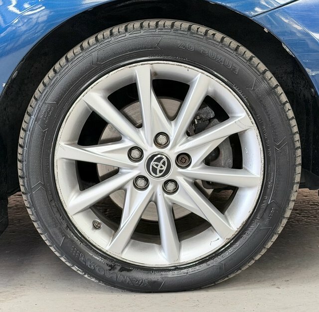 Toyota Prius+ Saloon White #28
