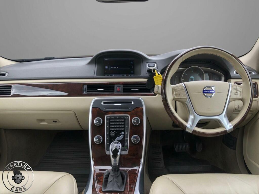 Volvo XC70 Se Lux Red #3