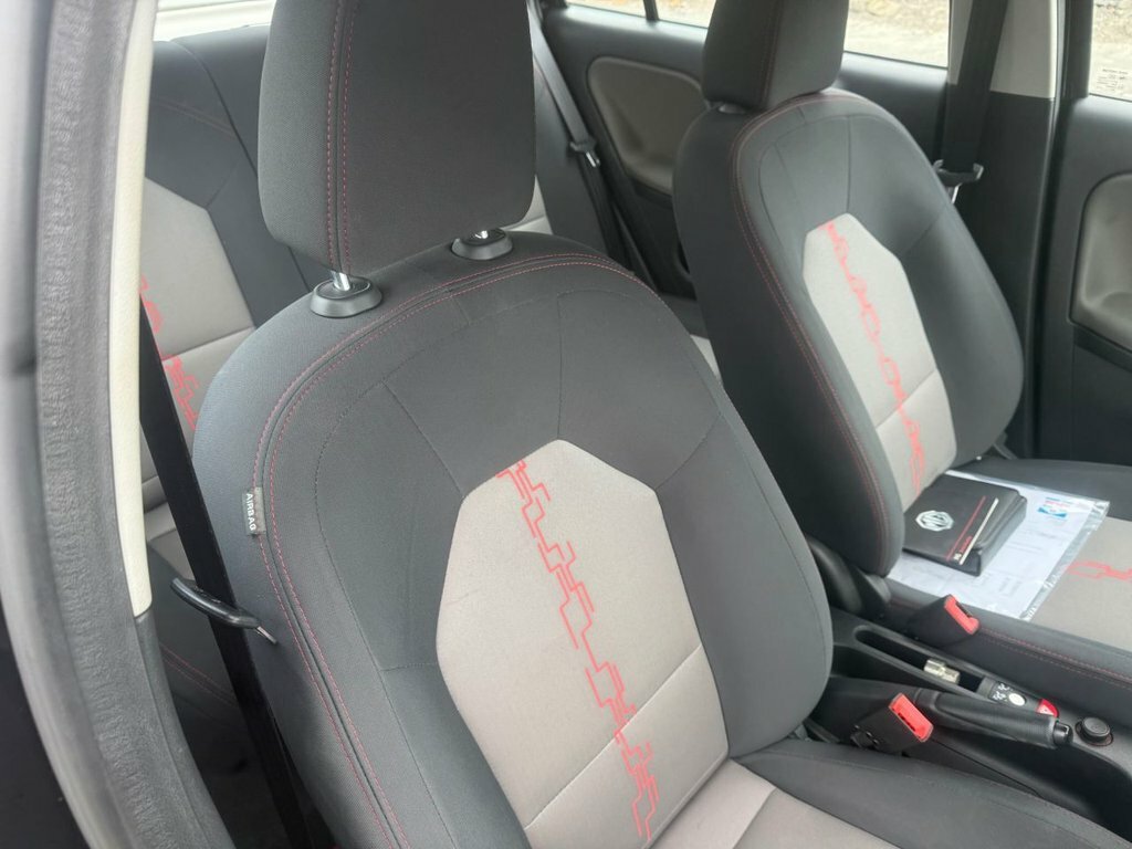 MG MG3 1.5 3 Form Sport White #12