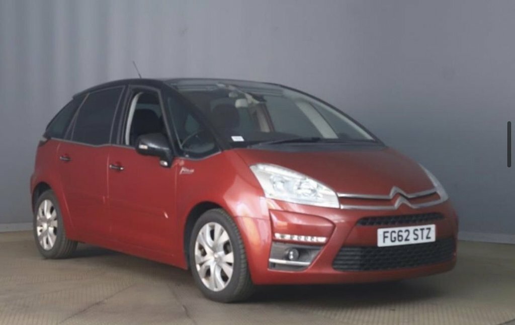 Citroen C4 Picasso 1.6L Platinum Red
