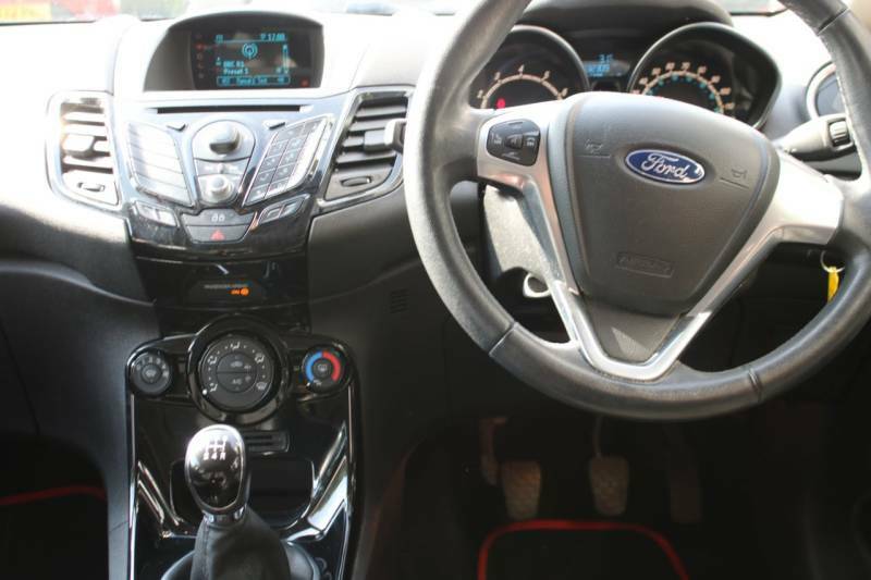 Ford Fiesta 1.25 Zetec 82 - 2014 14 GD14MVJ Red #6