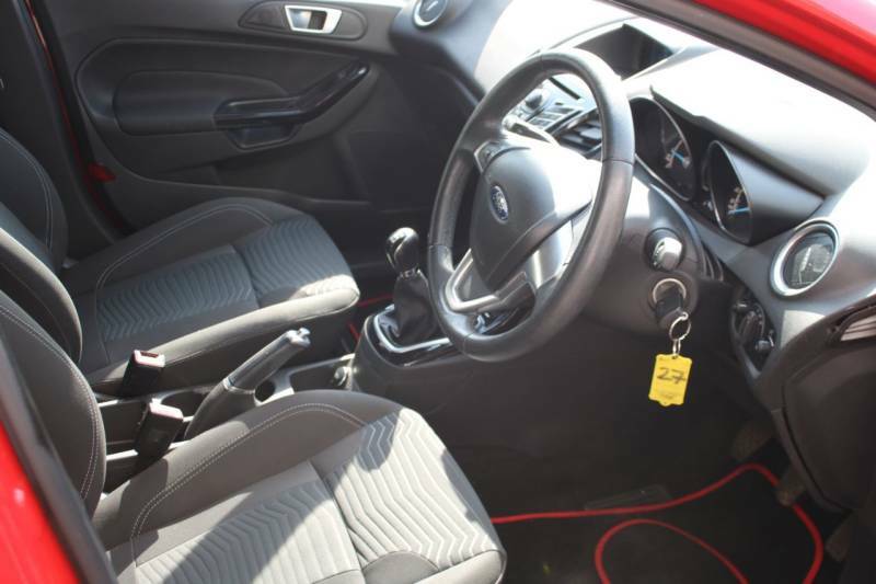 Ford Fiesta 1.25 Zetec 82 - 2014 14 GD14MVJ Red #4
