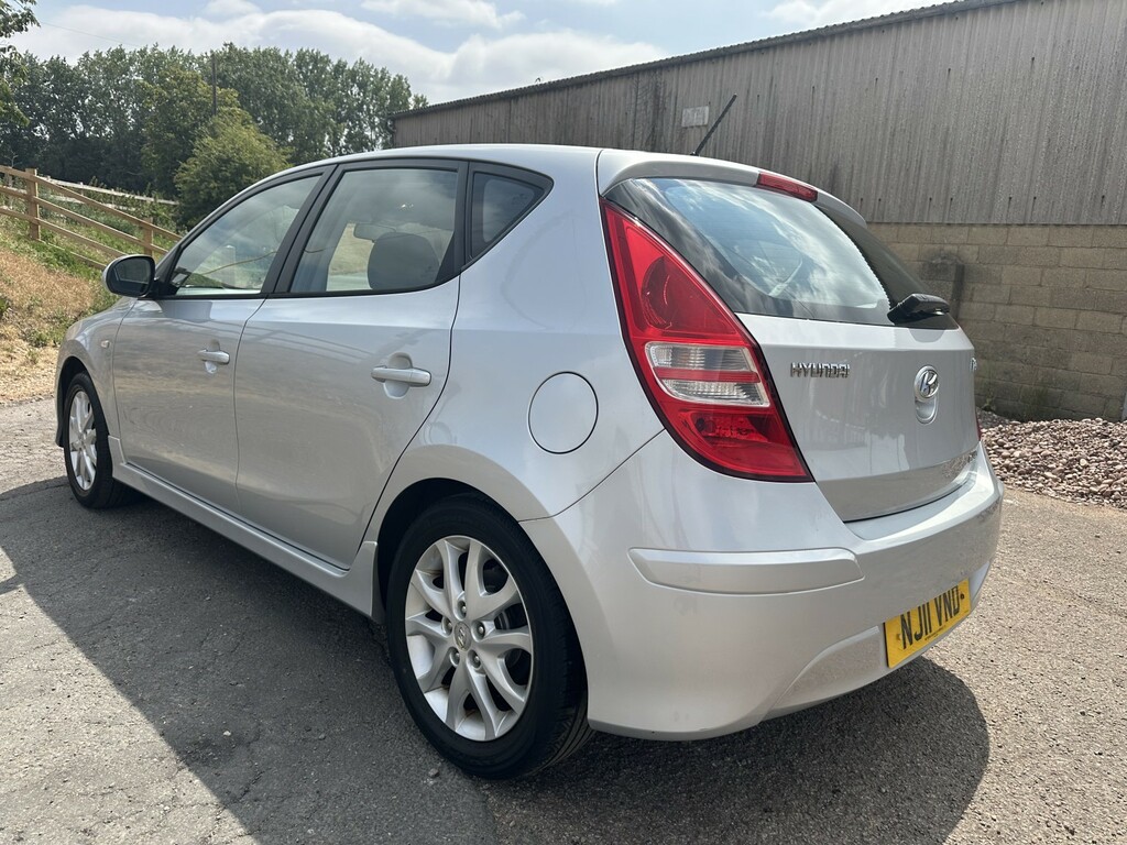 Hyundai I30 Hatchback 1.6 Crdi Comfort 201111 Silver #5