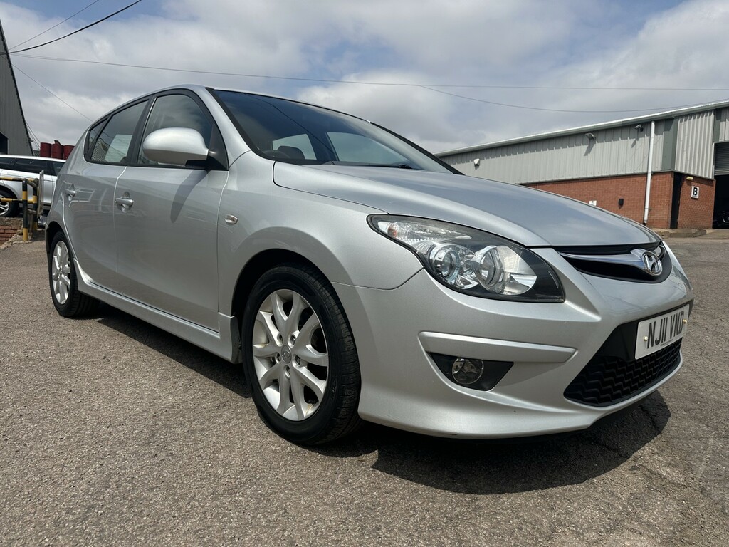 Hyundai I30 Hatchback 1.6 Crdi Comfort 201111 Silver
