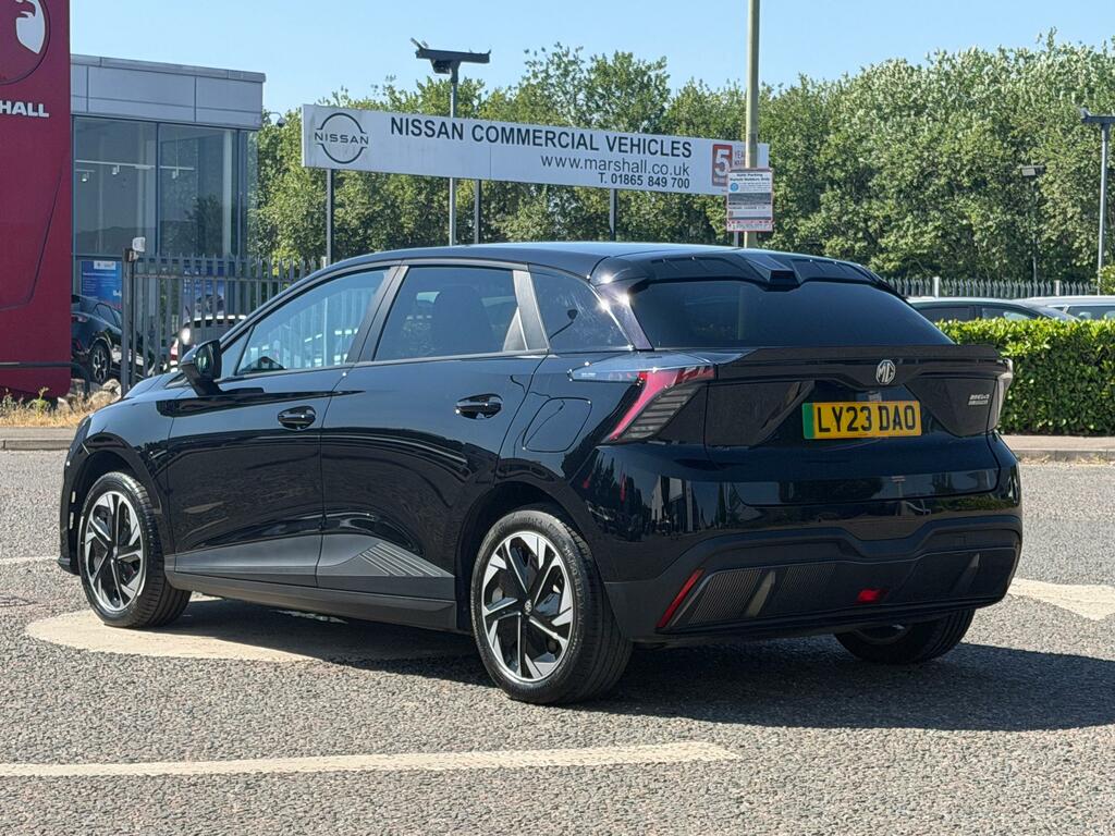 MG MG4 51Kwh Se Hatchback 170 Ps LY23DAO Black #3