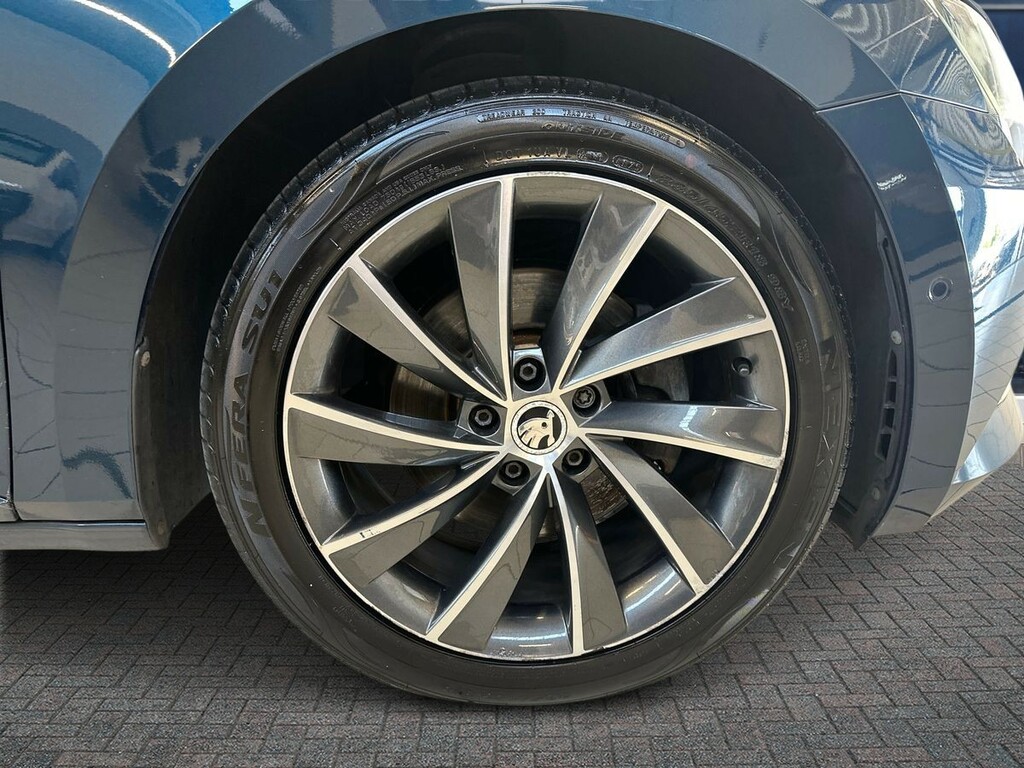 Skoda Superb 2.0 Tdi Se Hatchback 4Wd Euro 6 Blue #9