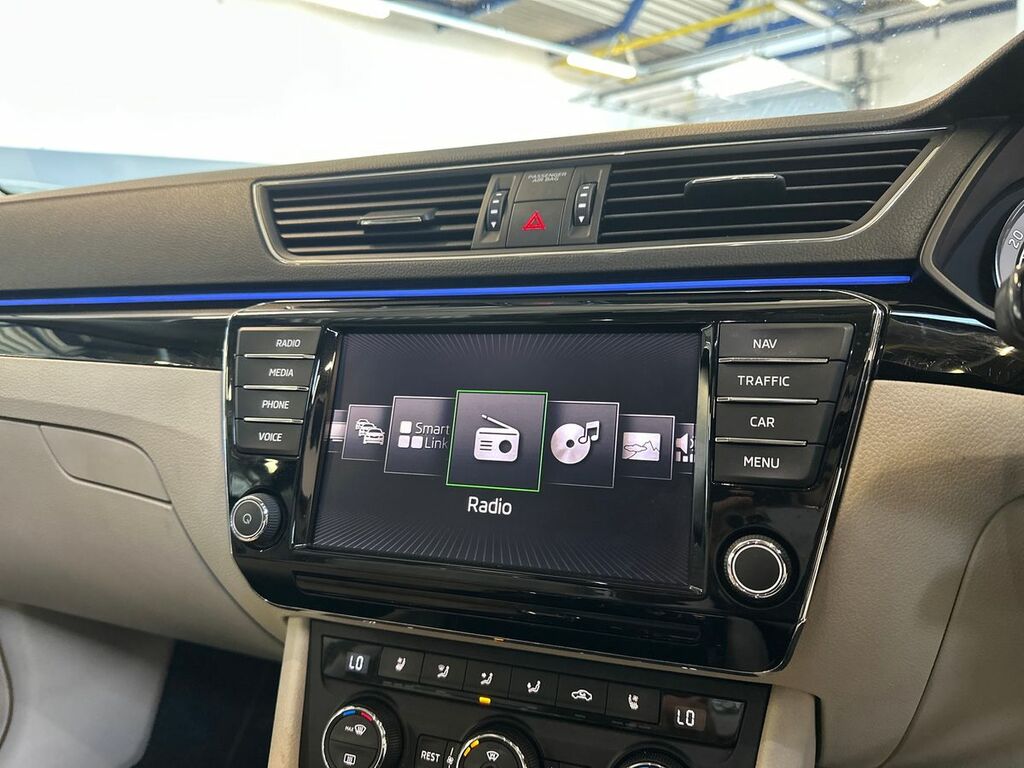 Skoda Superb 2.0 Tdi Se Hatchback 4Wd Euro 6 Blue #19
