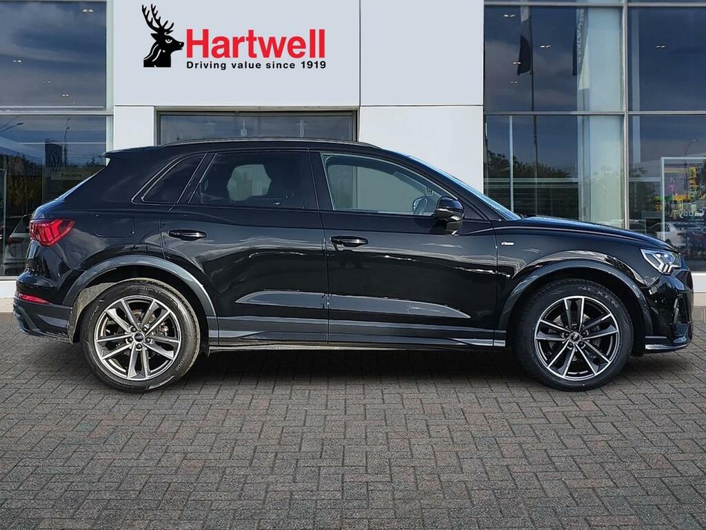 Audi Q3 1.5 Tfsi Cod 35 Black Edition Suv S Tro Black #2