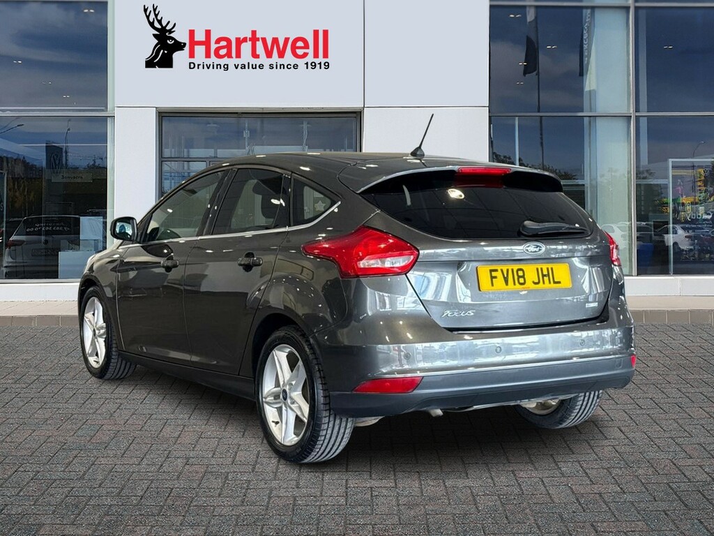 Ford Focus 1.0T Ecoboost Titanium Hatchback  #5