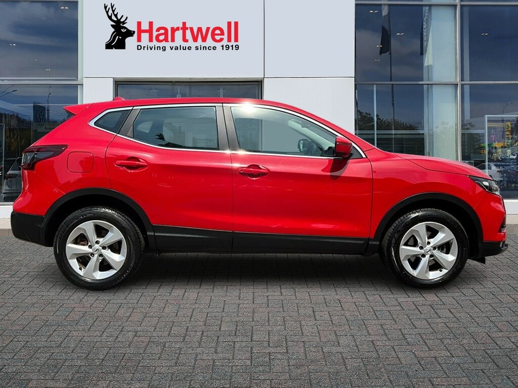 Nissan Qashqai 1.3 Dig-t Acenta Premium Suv Eur YB70XFS Red #2