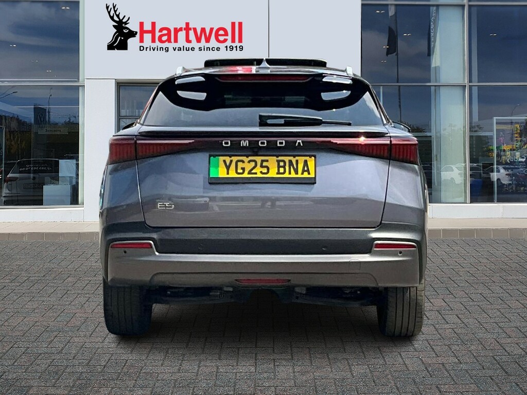 Omoda E5 61.05Kwh Noble Suv 204 Ps Grey #4