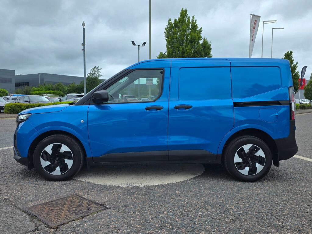Ford Transit Courier 43Kwh Trend Panel Van Swb 136 P Blue #5