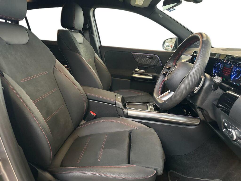 Mercedes-Benz EQA Eqa 250 Black #16