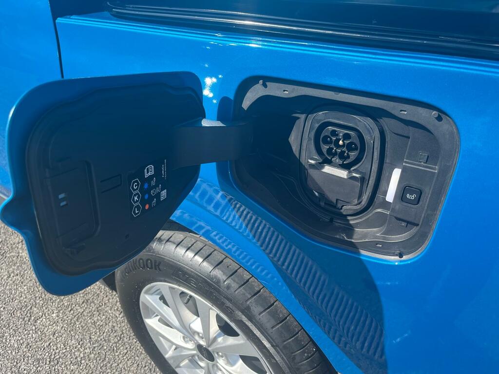 Ford Transit Courier 43Kwh Trend Panel Van Swb 136 P L025WRK Blue #6