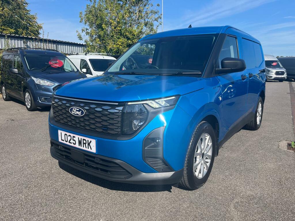 Ford Transit Courier 43Kwh Trend Panel Van Swb 136 P L025WRK Blue #4