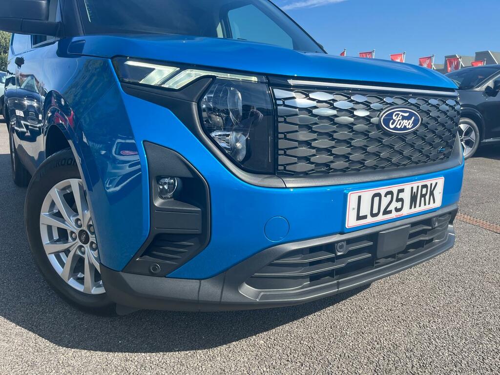 Ford Transit Courier 43Kwh Trend Panel Van Swb 136 P L025WRK Blue #2