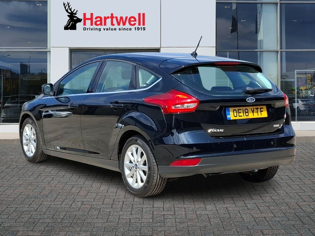 Ford Focus 1.0T Ecoboost Titanium Hatchback Black #5