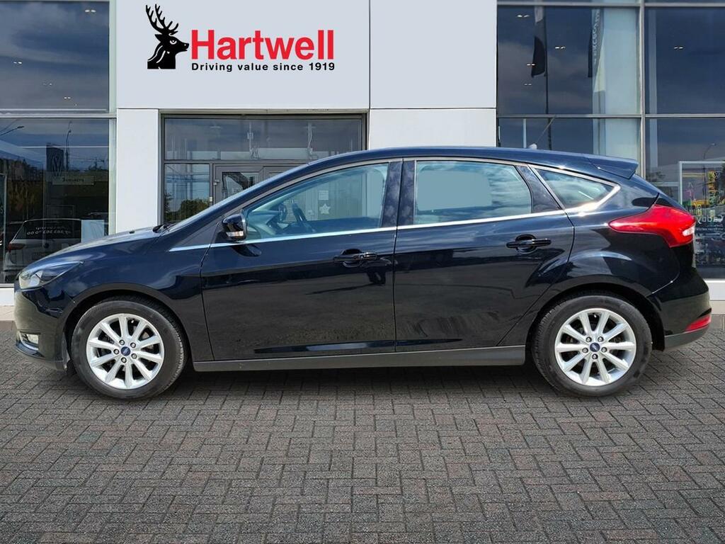 Ford Focus 1.0T Ecoboost Titanium Hatchback Black #6