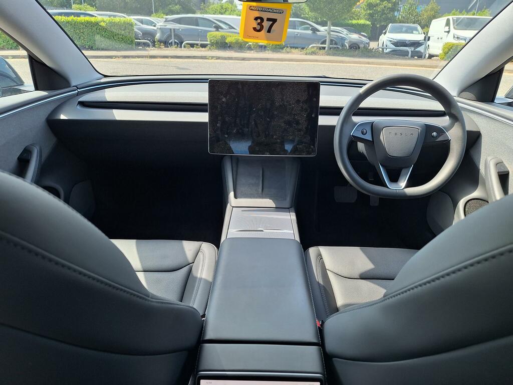 Tesla Model 3 Saloon Black #9