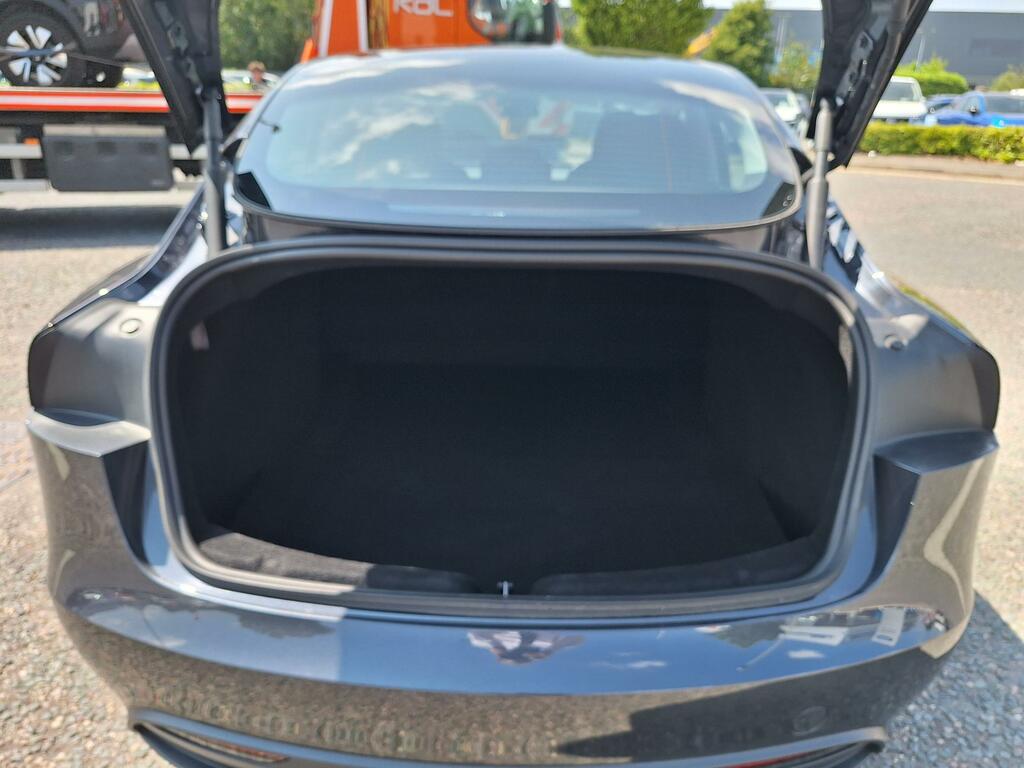 Tesla Model 3 Saloon Black #16