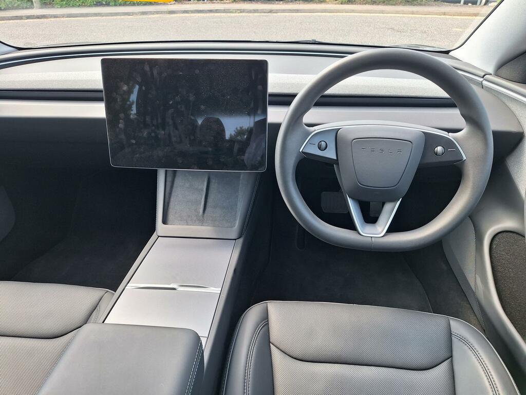 Tesla Model 3 Saloon Black #10