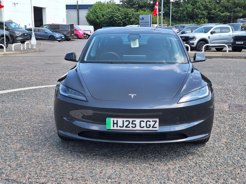 Tesla Model 3 Saloon Black #19