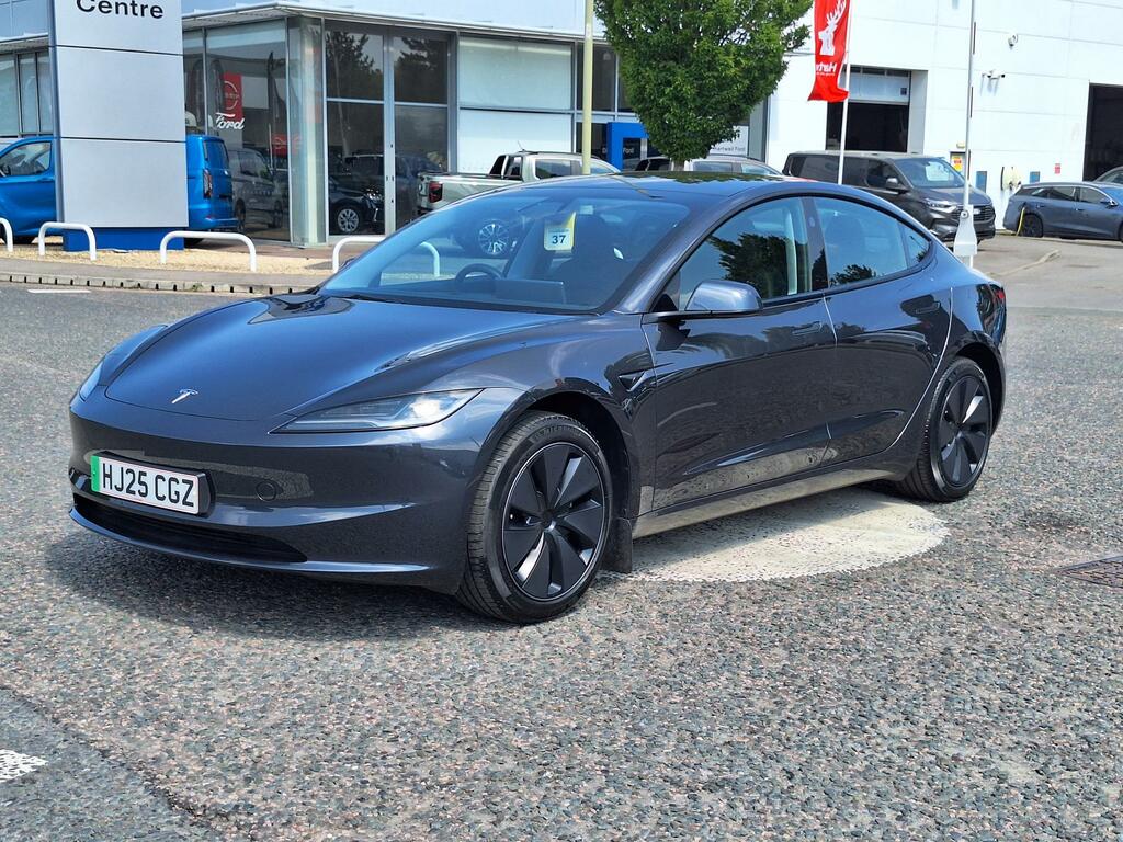 Tesla Model 3 Saloon Black #7