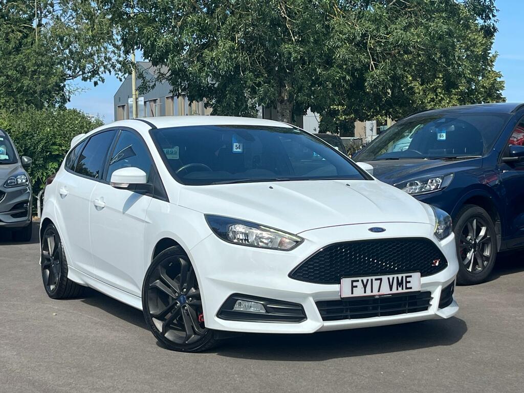 Ford Focus 2.0T Ecoboost St-2 Hatchback Eur White