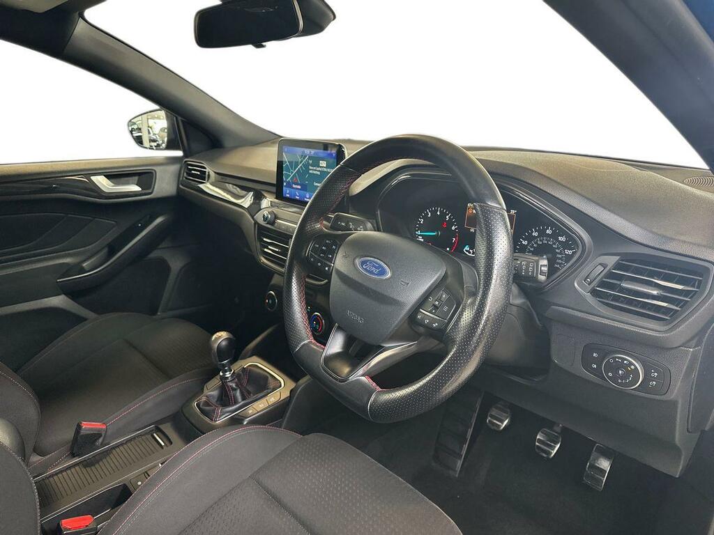 Ford Focus 1.5 St-line X Tdci 119 Bhp White #10