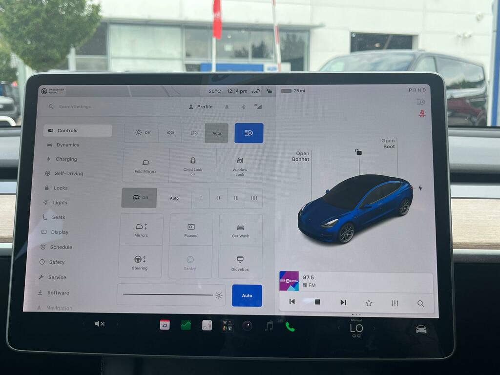 Tesla Model 3 Dual Motor Long Range Saloon 4 White #18