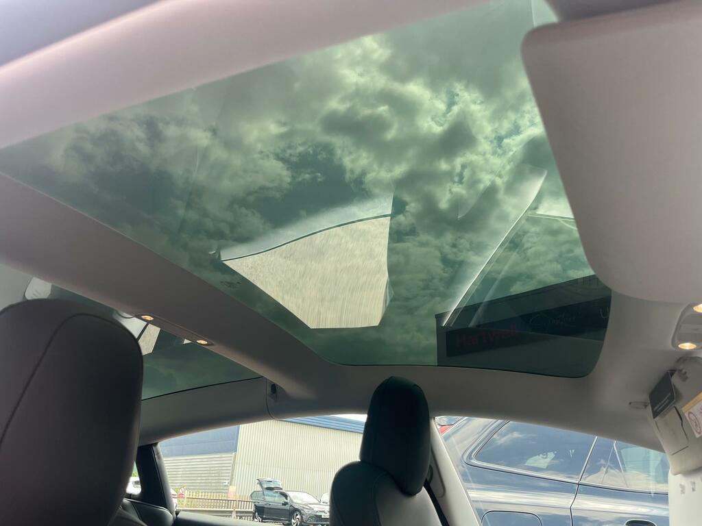 Tesla Model 3 Dual Motor Long Range Saloon 4 White #22