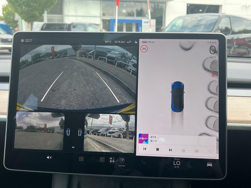 Tesla Model 3 Dual Motor Long Range Saloon 4 White #17