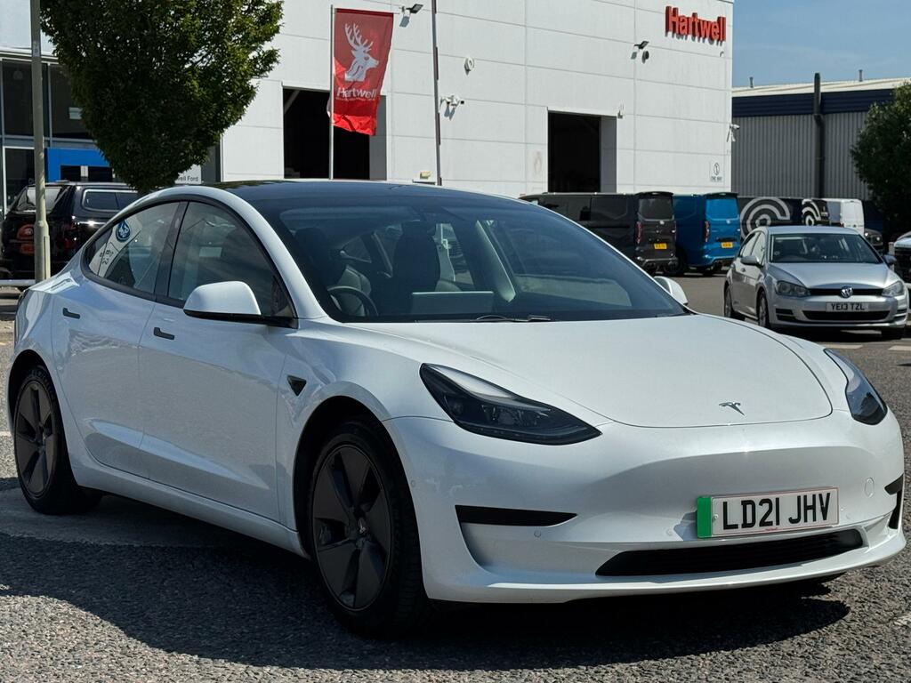 Tesla Model 3 Standard Range Plus Saloon Rwd White