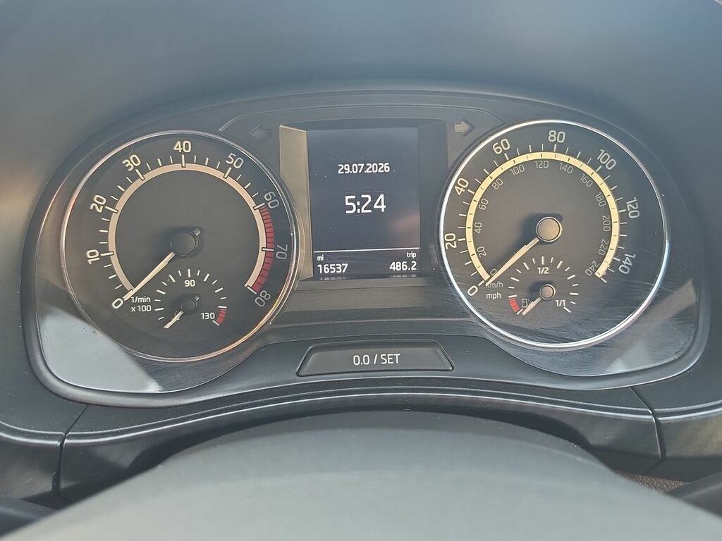 Skoda Fabia 1.0 Tsi Colour Edition Red #14
