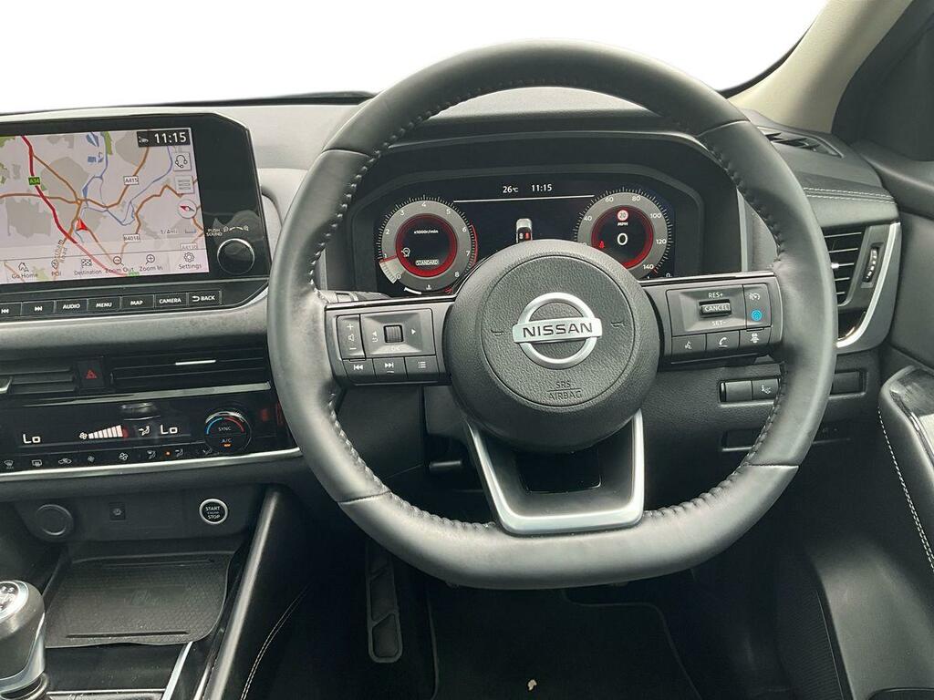 Nissan Qashqai Hatchback White #12
