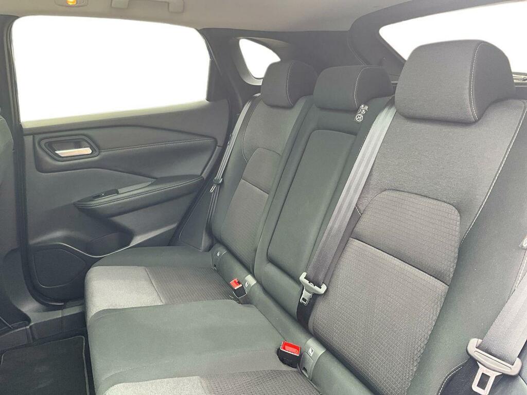 Nissan Qashqai Hatchback White #17